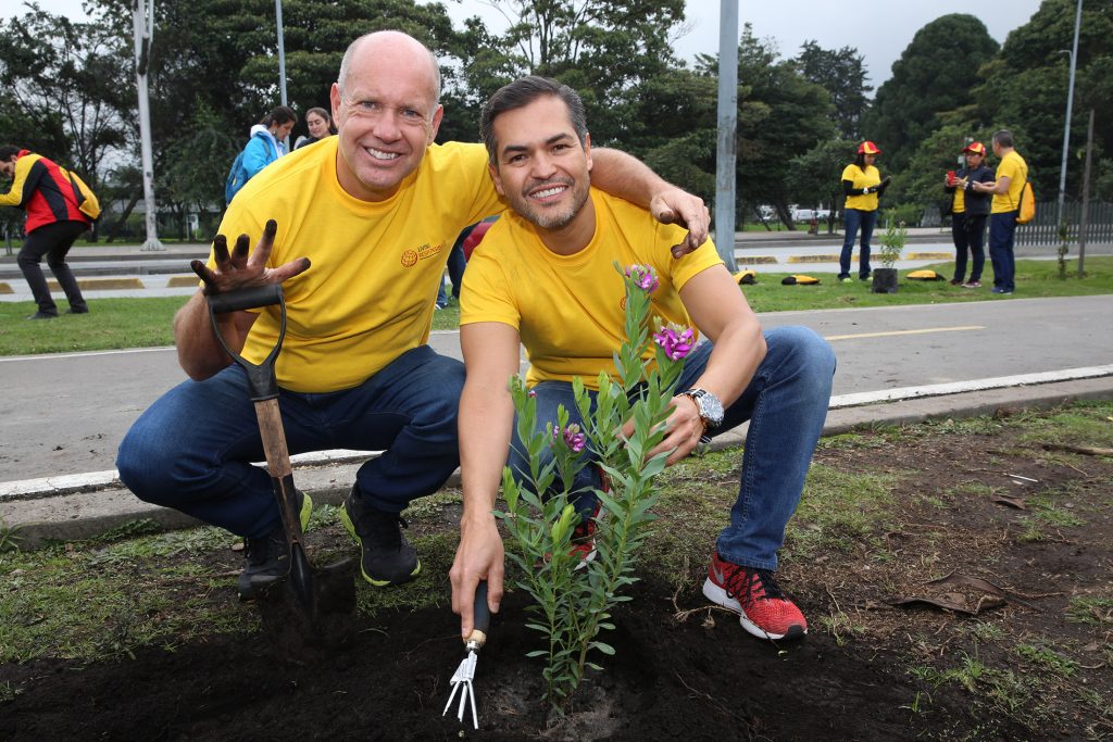 DHL Express apoya la siembra de árboles en la ciudad de Bogotá a través de su programa GoGreen