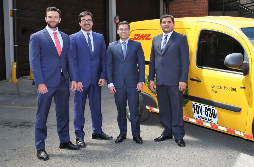 DHL Express presentó cinco nuevos vehículos 100% eléctricos para su flota en Colombia