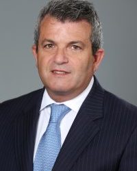 ¿Qué proteger en un espacio educativo y por qué es importante para padres, funcionarios y alumnos?